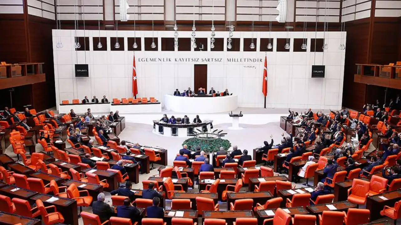 Emeklinin Beklediği Düzenleme Meclis'te: Yeni Aylık Belli Oldu